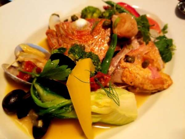 町田の食材を使用したマチダイナーの料理